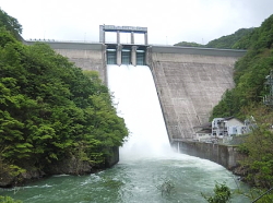 藤原ダム みなかみ町の観る・学ぶ ダム